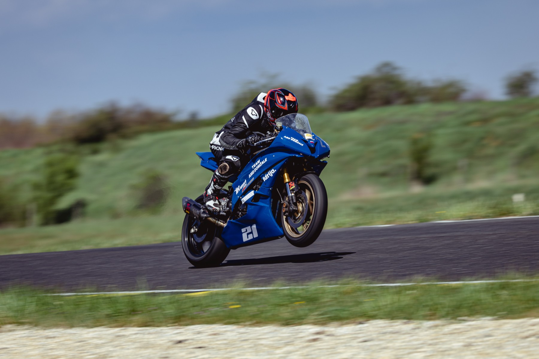 enej logar zakljucil sezono s tretjo zap zmago amd domzale