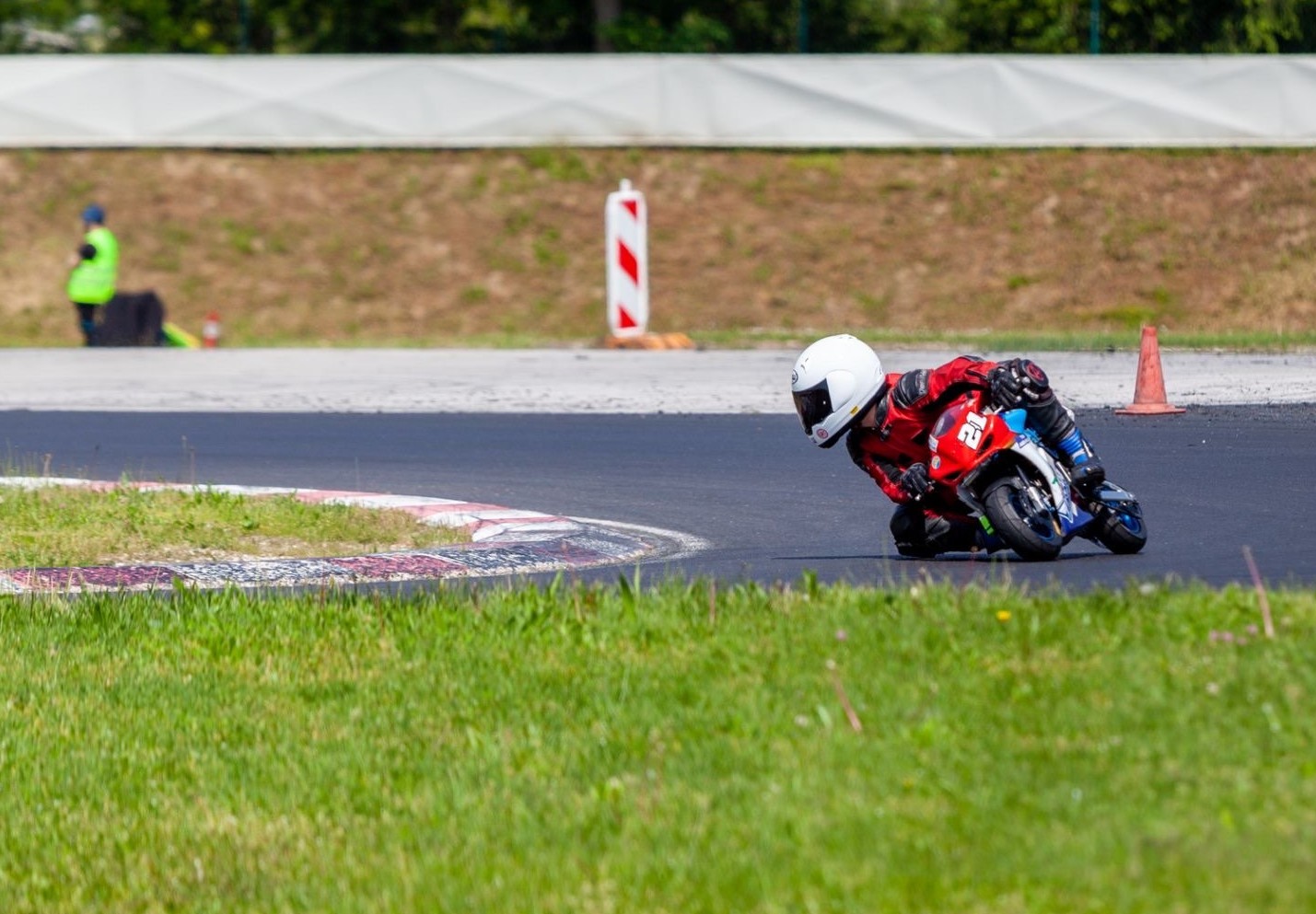enej logar zakljucil sezono s tretjo zap zmago amd domzale