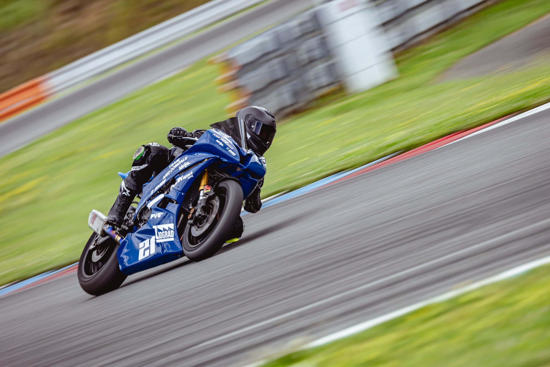 Enej21 AMD Domzale Brno 01